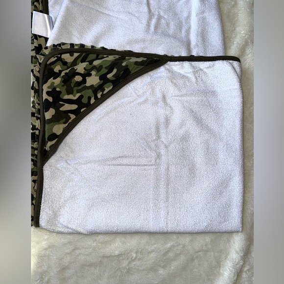 PP Ruffles Towel - Picture 9 of 10